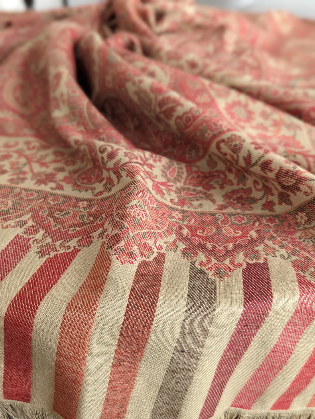 What's a Kani shawl?