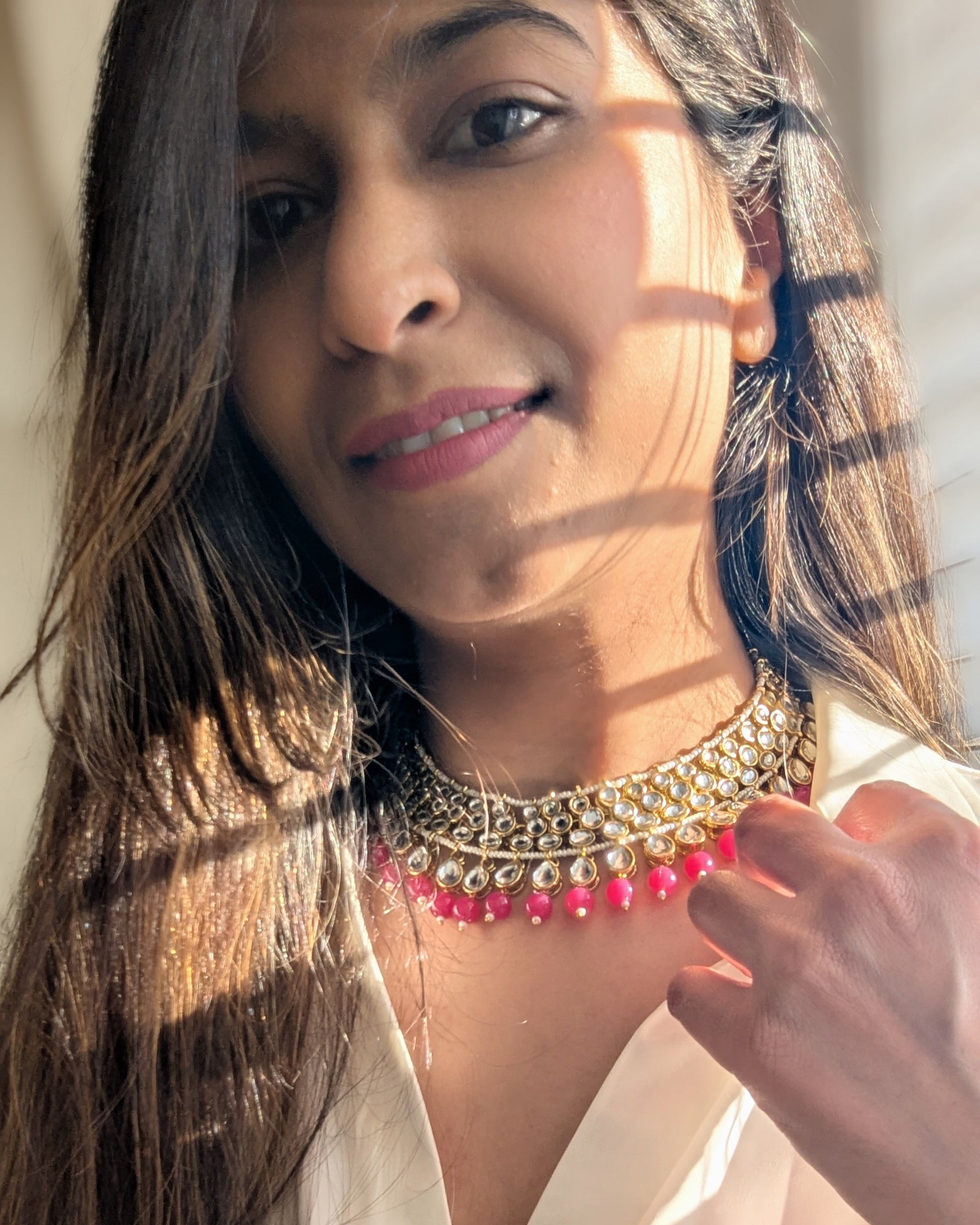 Statement kundan necklace with hot pink beads. Comes with matching jhumka earrings and a statement tikka. Pick-up in Ajax Ontario. Worldwide shipping available. Perfect for wedding, festival jewelry, indian Jewelry, kids jewelry, kundan jewelry, gifting, costume jewelry, fashion jewelry, Eid, onam, Diwali, karwachauth, navratri. Free shipping available. Jewelry for women.