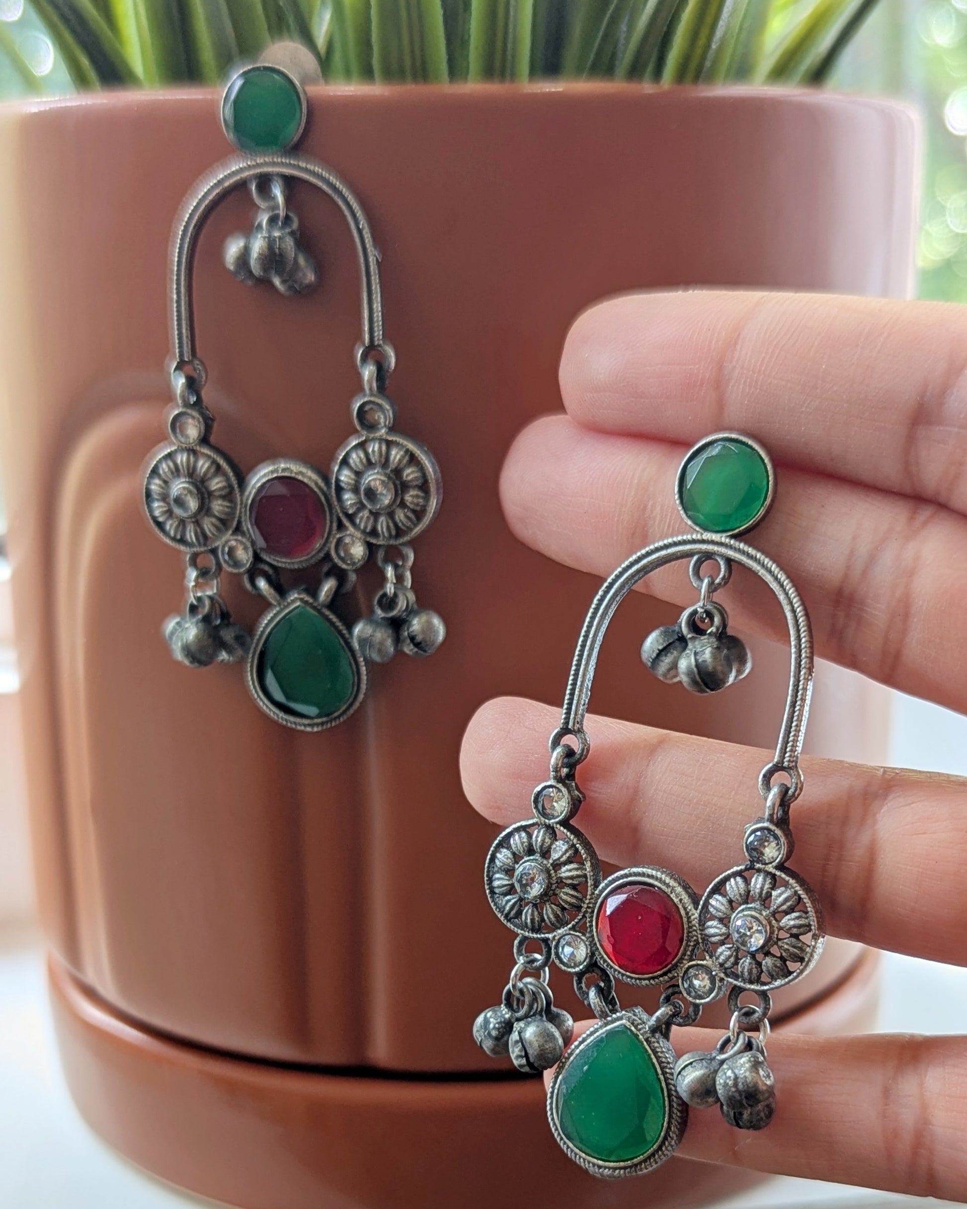 Silver earrings with green & maroon/red stones. Pick-up in Ajax Ontario. Worldwide shipping available. Perfect for wedding, festival jewelry, indian Jewelry, kids jewelry, kundan jewelry, gifting, costume jewelry, fashion jewelry, Eid, onam, Diwali, karwachauth, navratri. Free shipping available. Jewelry for women. Indian jewelry in ajax durham region.