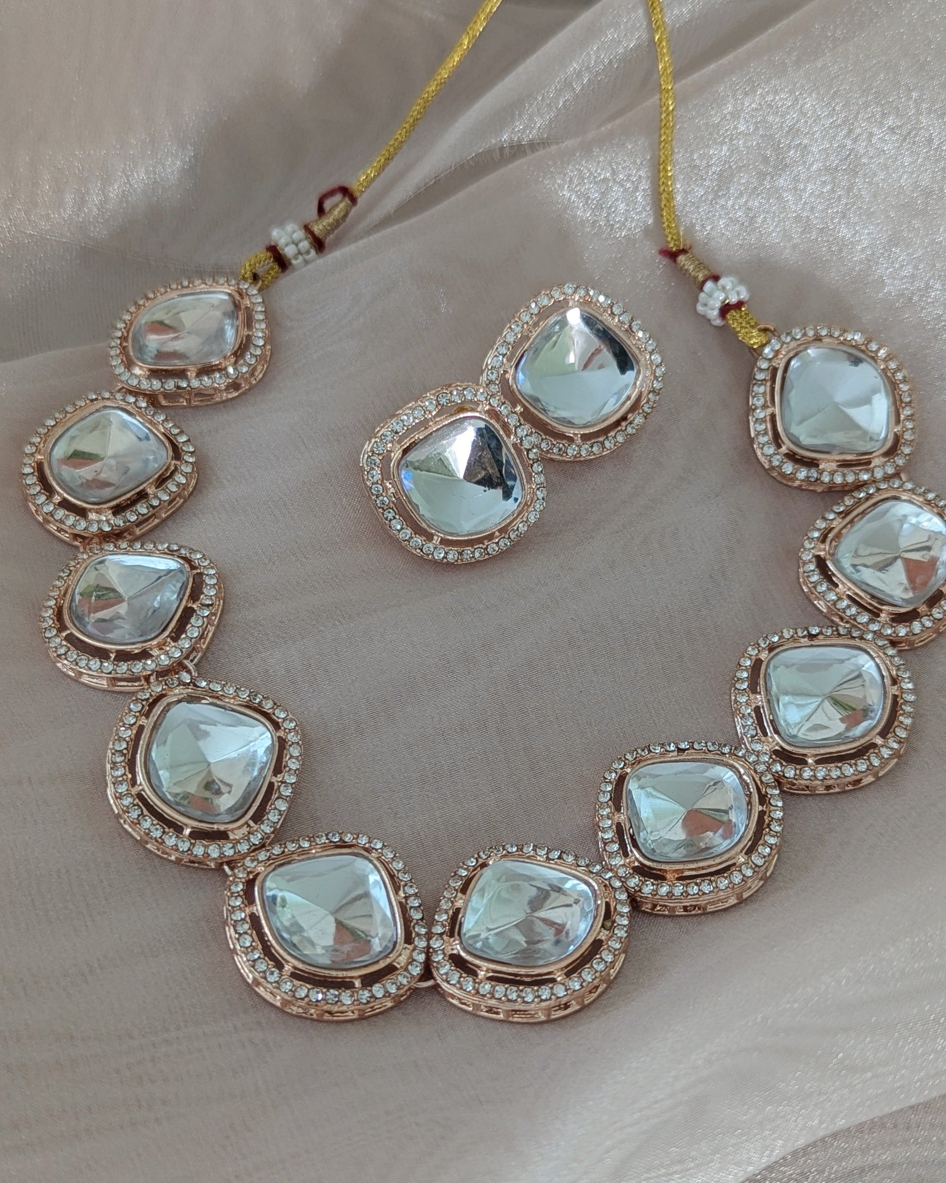Polki lookalike choker necklace with stud earrings in rose gold color. Pick-up in Ajax Ontario. Worldwide shipping available. Perfect for wedding, festival jewelry, indian Jewelry, kids jewelry, kundan jewelry, gifting, costume jewelry, fashion jewelry, Eid, Diwali, karwachauth.