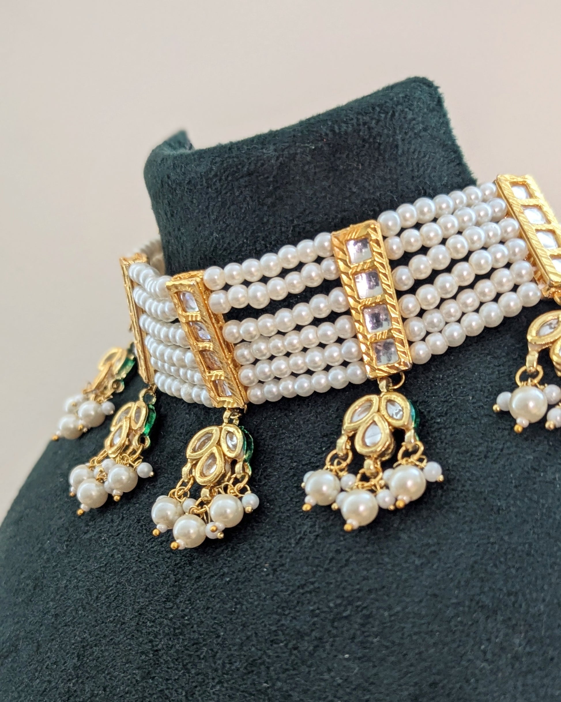 Premium Kundan Pearl Choker Necklace with Earrings. Pick-up in Ajax Ontario. Worldwide shipping available. Perfect for wedding, festival jewelry, indian Jewelry, kids jewelry, kundan jewelry, gifting, costume jewelry, fashion jewelry, Eid, onam, Diwali, karwachauth, navratri. Free shipping available. Jewelry for women. Free shipping over $50.