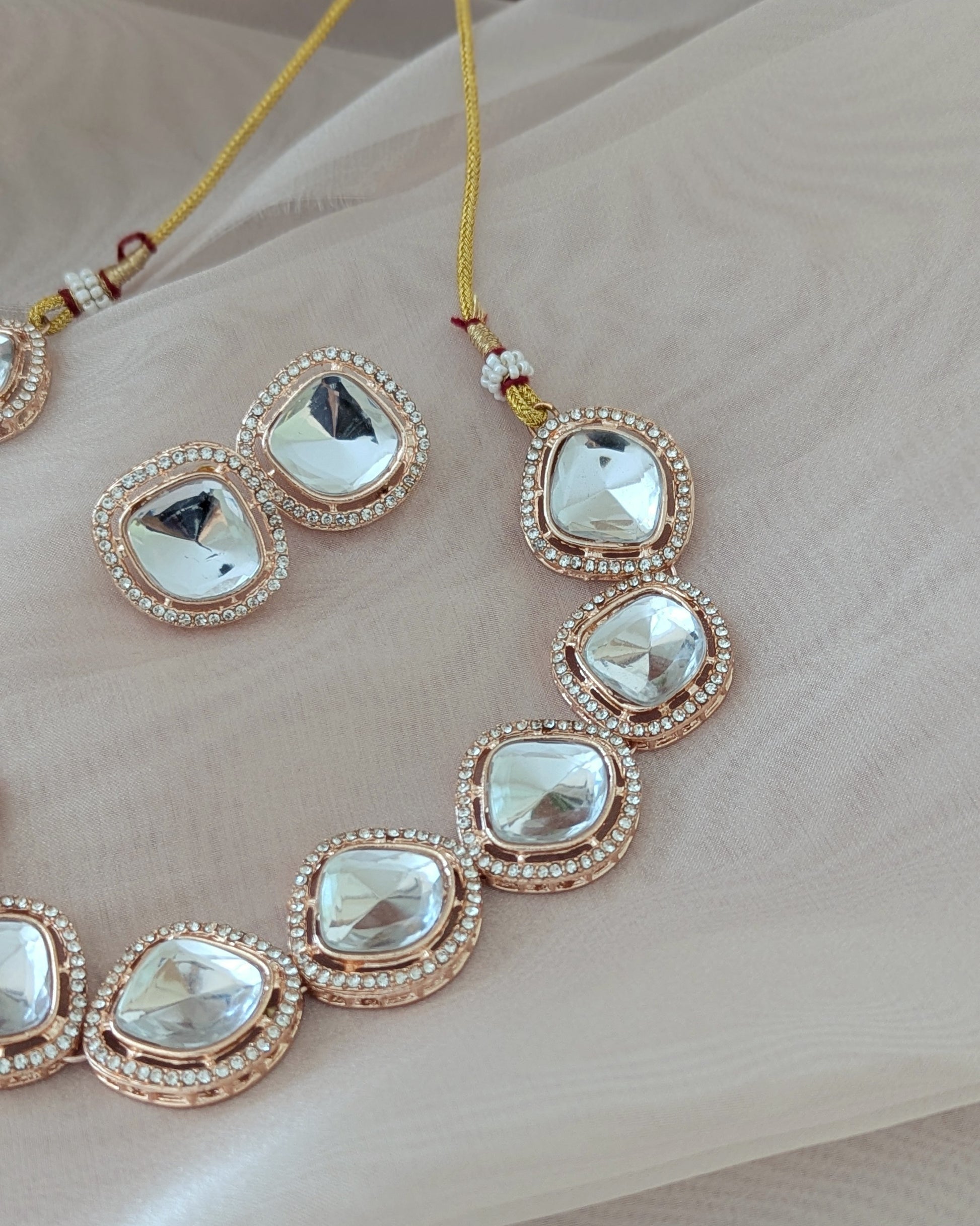 Polki lookalike choker necklace with stud earrings in rose gold color. Pick-up in Ajax Ontario. Worldwide shipping available. Perfect for wedding, festival jewelry, indian Jewelry, kids jewelry, kundan jewelry, gifting, costume jewelry, fashion jewelry, Eid, Diwali, karwachauth.