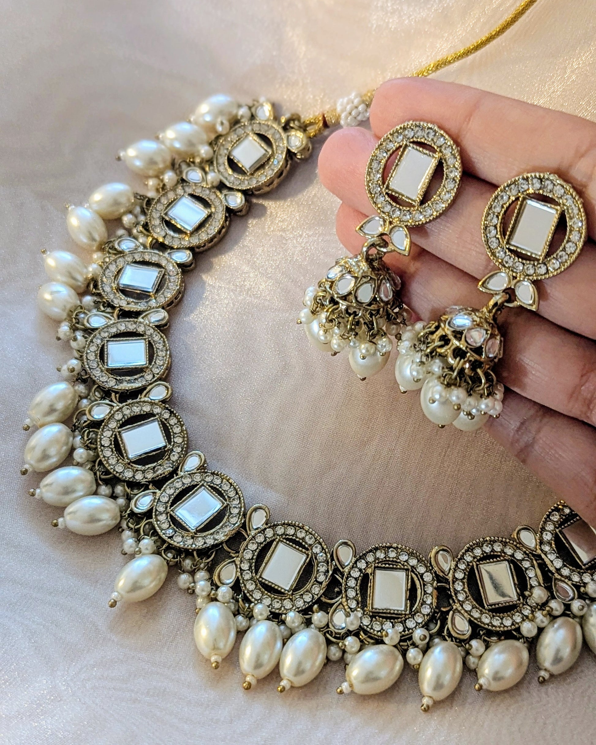 Kundan mirror Necklace with jhumki Earrings. Available for pick-up in Ajax Ontario. Worldwide Shipping Available. Free shipping over $50.