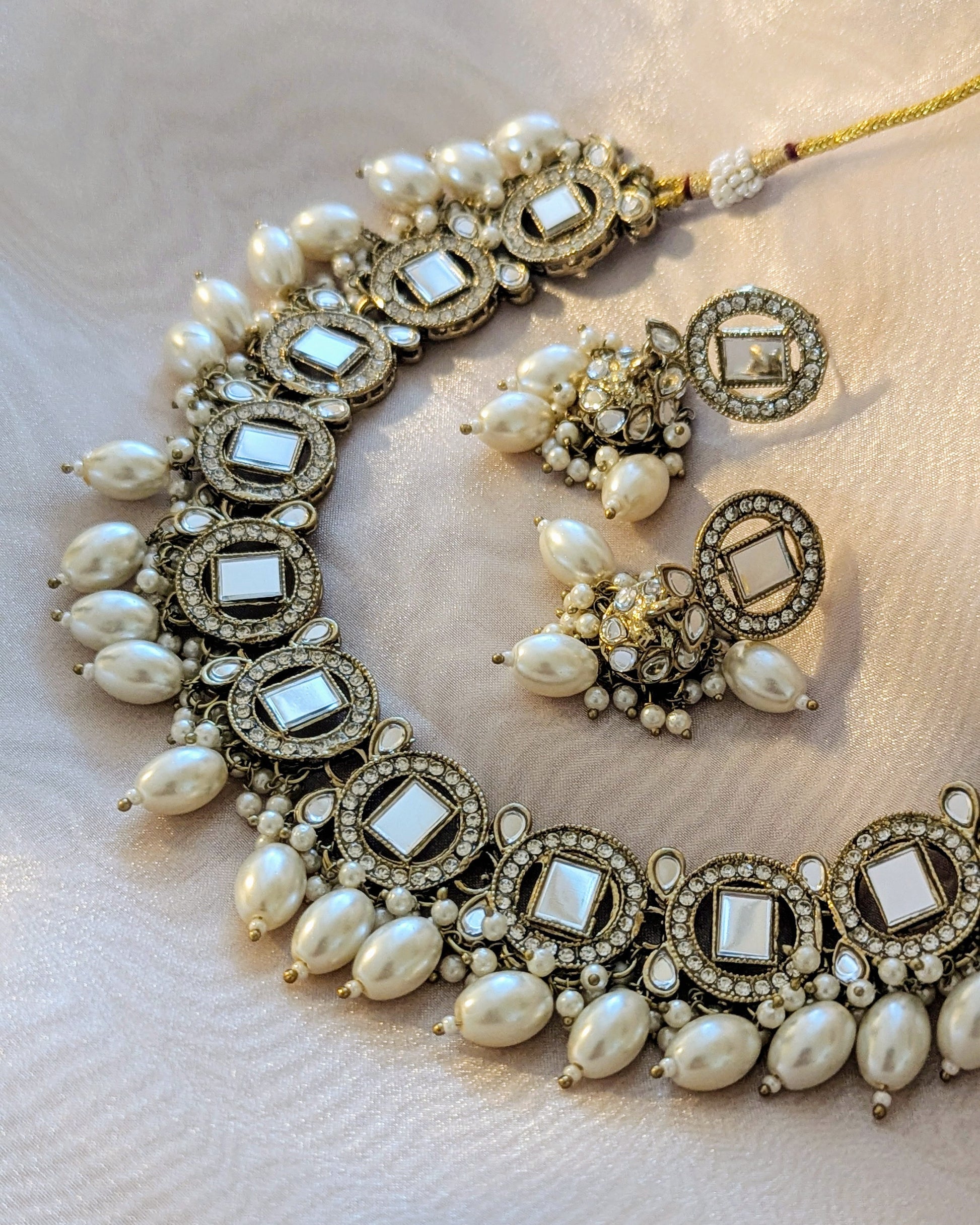 Kundan mirror Necklace with jhumki Earrings. Available for pick-up in Ajax Ontario. Worldwide Shipping Available. Free shipping over $50.