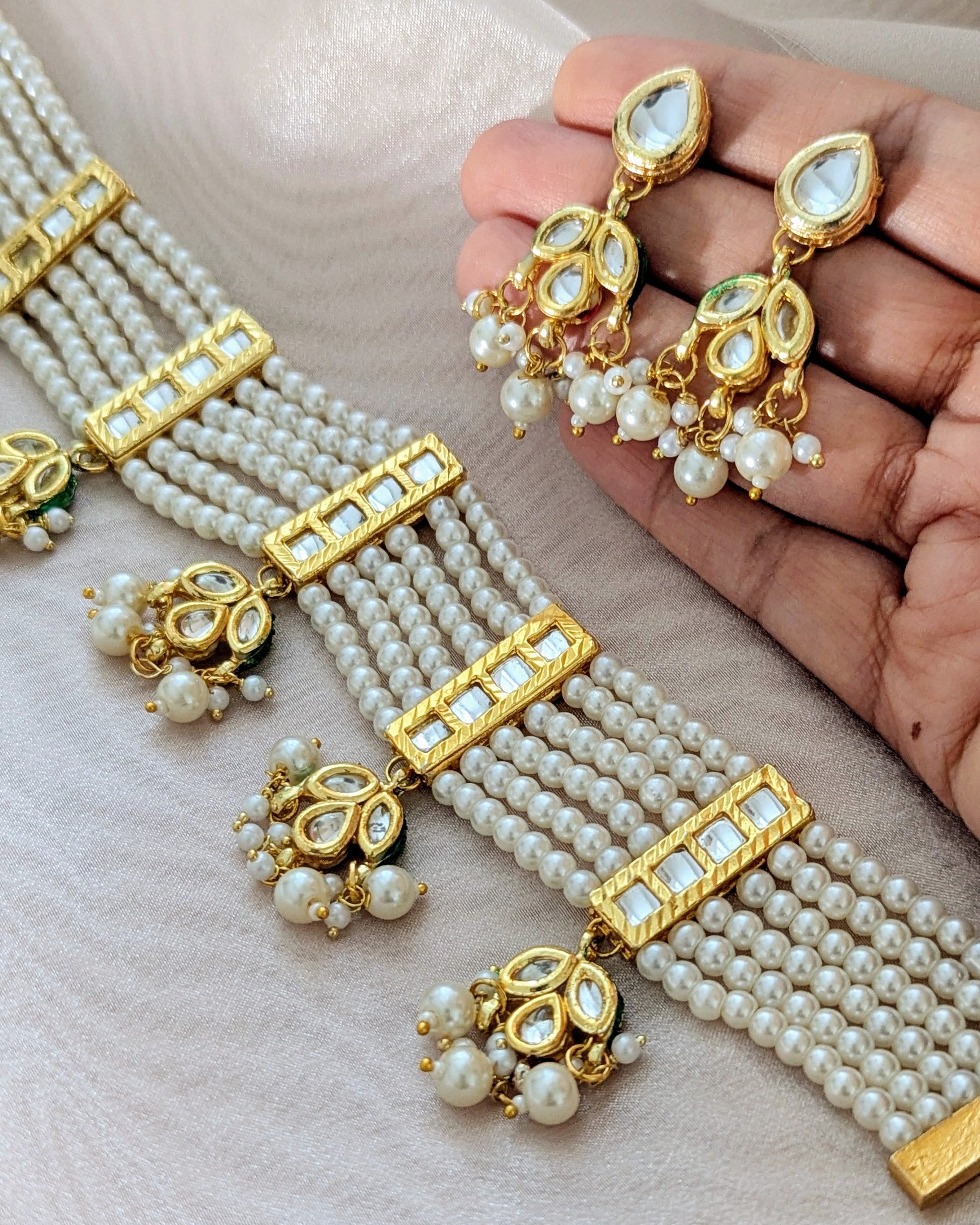 Premium Kundan Pearl Choker Necklace with Earrings. Pick-up in Ajax Ontario. Worldwide shipping available. Perfect for wedding, festival jewelry, indian Jewelry, kids jewelry, kundan jewelry, gifting, costume jewelry, fashion jewelry, Eid, onam, Diwali, karwachauth, navratri. Free shipping available. Jewelry for women. Free shipping over $50.