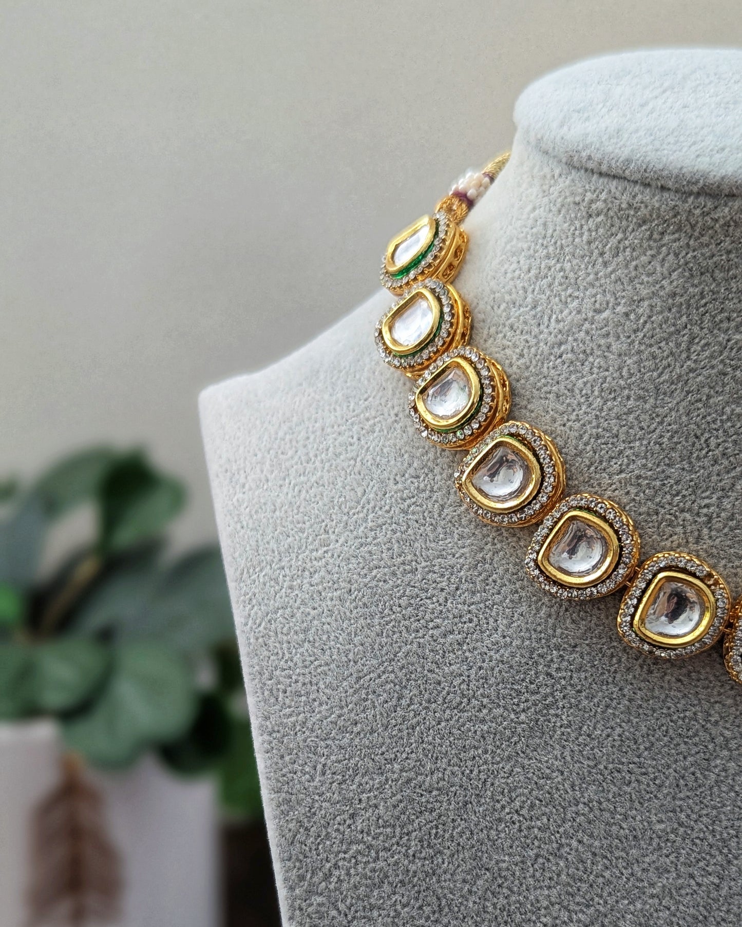 Statement Kundan choker/chokar necklace with back meenakari work and stud earrings with American diamond detailing. Pick-up in Ajax Ontario. Worldwide shipping available. Perfect for wedding, festival jewelry, indian Jewelry, kids jewelry, kundan jewelry, gifting, costume jewelry, fashion jewelry, Eid, onam, Diwali, karwachauth, navratri. Free shipping available. Jewelry for women.