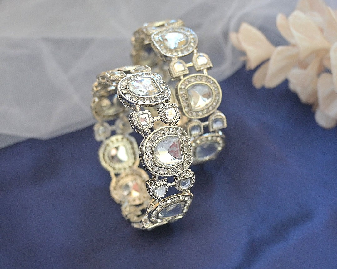 Lightweight Polki Lookalike bangles in kundan silver, as seen on Bollywood celebrities. Pick-up in Ajax Ontario. Worldwide shipping available. Perfect for wedding, festival jewelry, indian Jewelry, kids jewelry, kundan jewelry, gifting, costume jewelry, fashion jewelry, Eid, onam, Diwali, karwachauth, navratri. Free shipping available. Jewelry for women.