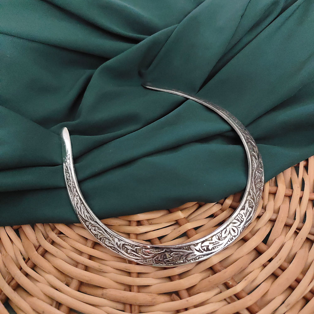 Shreyasi Hasli Necklace