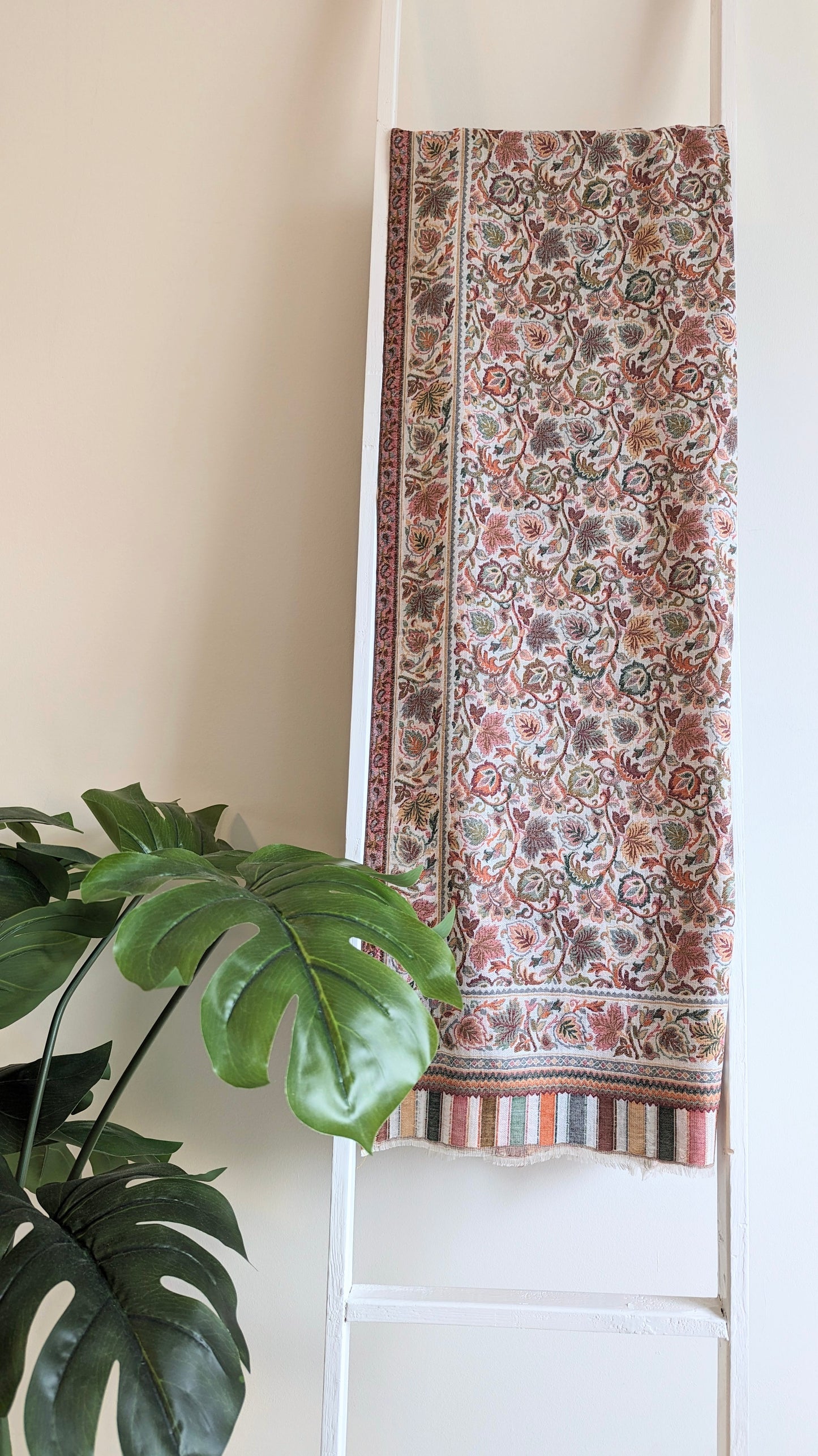 Kani Shawl - White