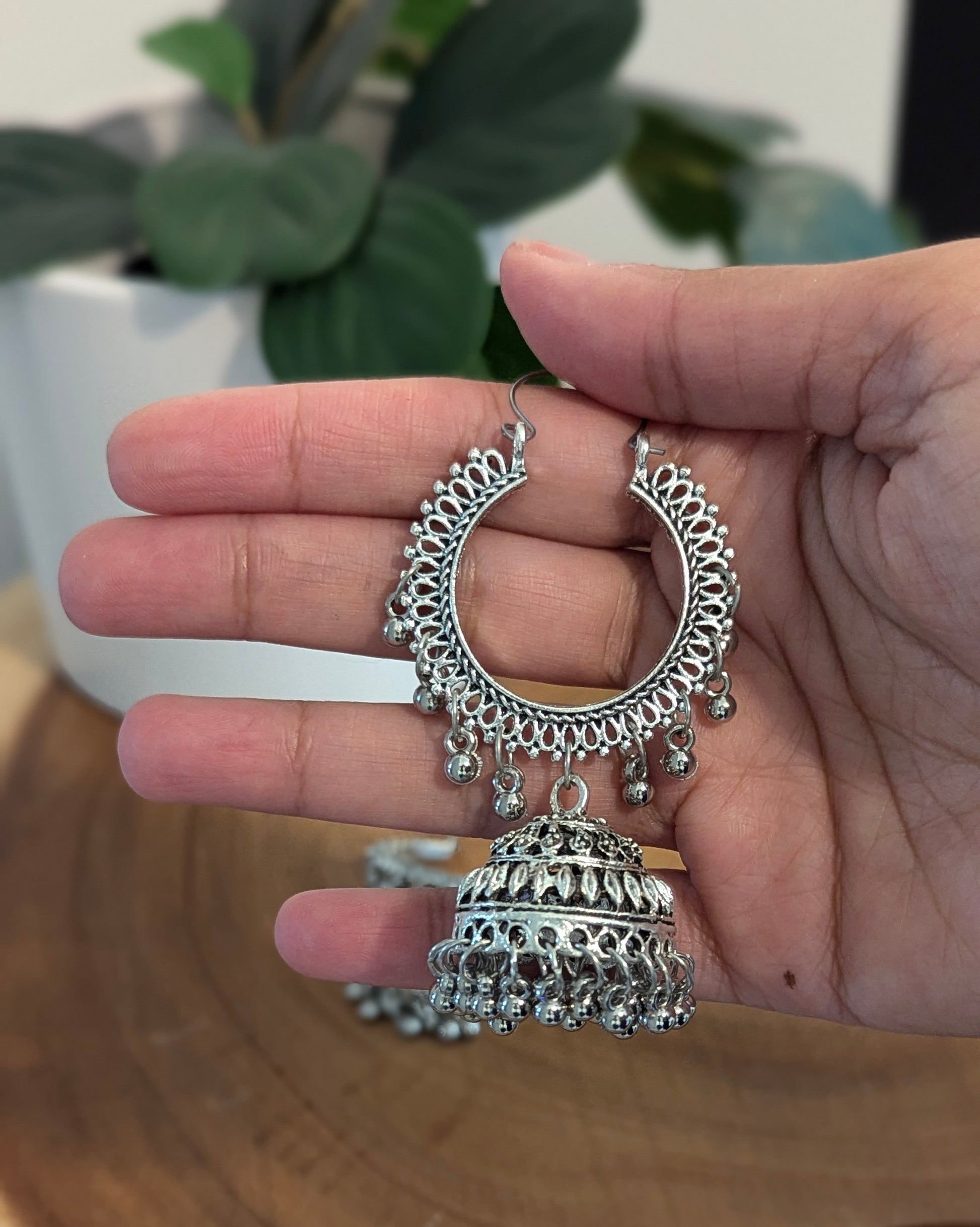 Oxidized silver Bali jhumki earrings with a unique design. Pick-up in Ajax Ontario. Worldwide shipping available. Perfect for wedding, festival jewelry, indian Jewelry, kids jewelry, kundan jewelry, gifting, costume jewelry, fashion jewelry, Eid, onam, Diwali, karwachauth, navratri. Free shipping available. Jewelry for women. Indian jewelry in ajax durham region.