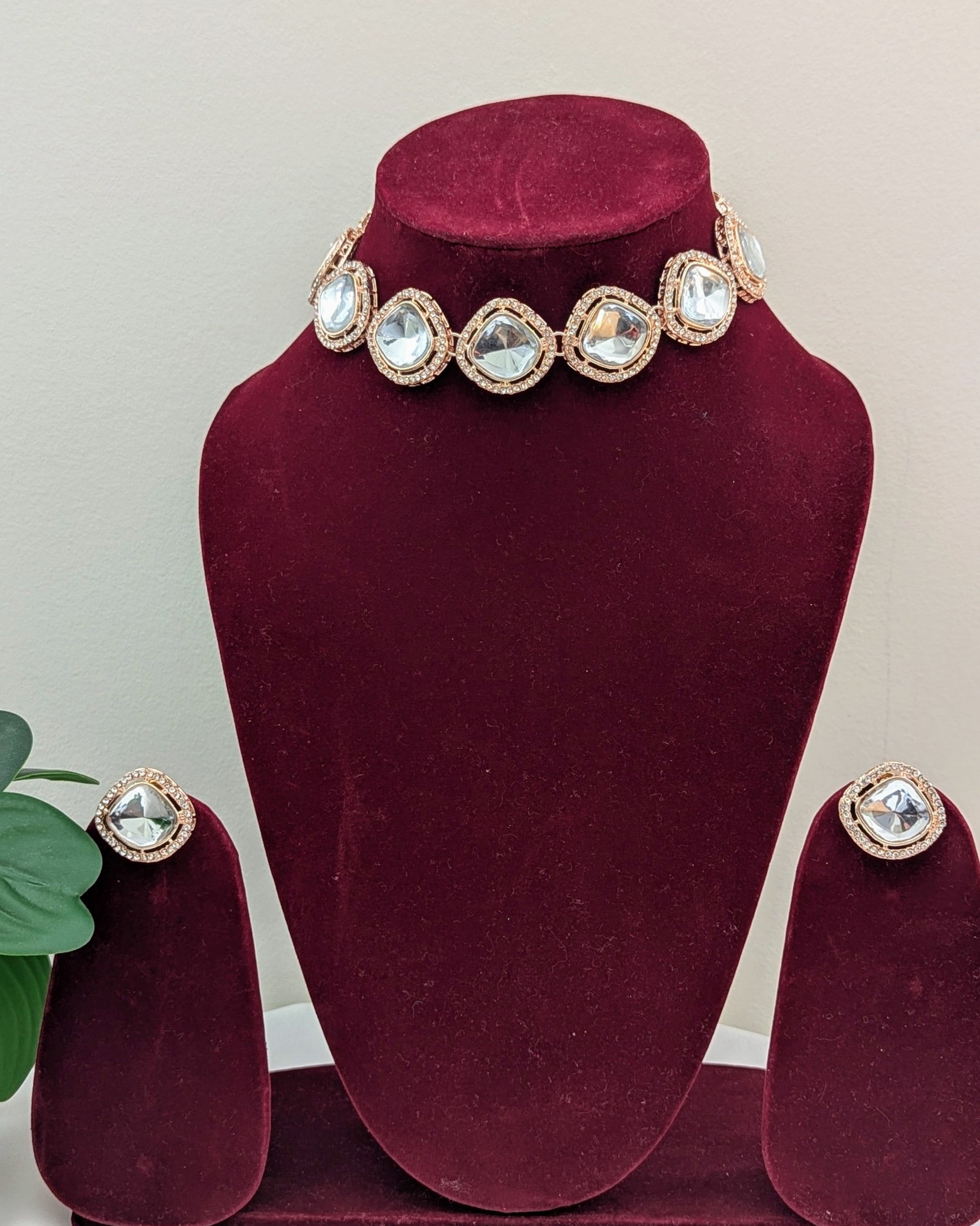 Polki lookalike choker necklace with stud earrings in rose gold color. Pick-up in Ajax Ontario. Worldwide shipping available. Perfect for wedding, festival jewelry, indian Jewelry, kids jewelry, kundan jewelry, gifting, costume jewelry, fashion jewelry, Eid, Diwali, karwachauth.