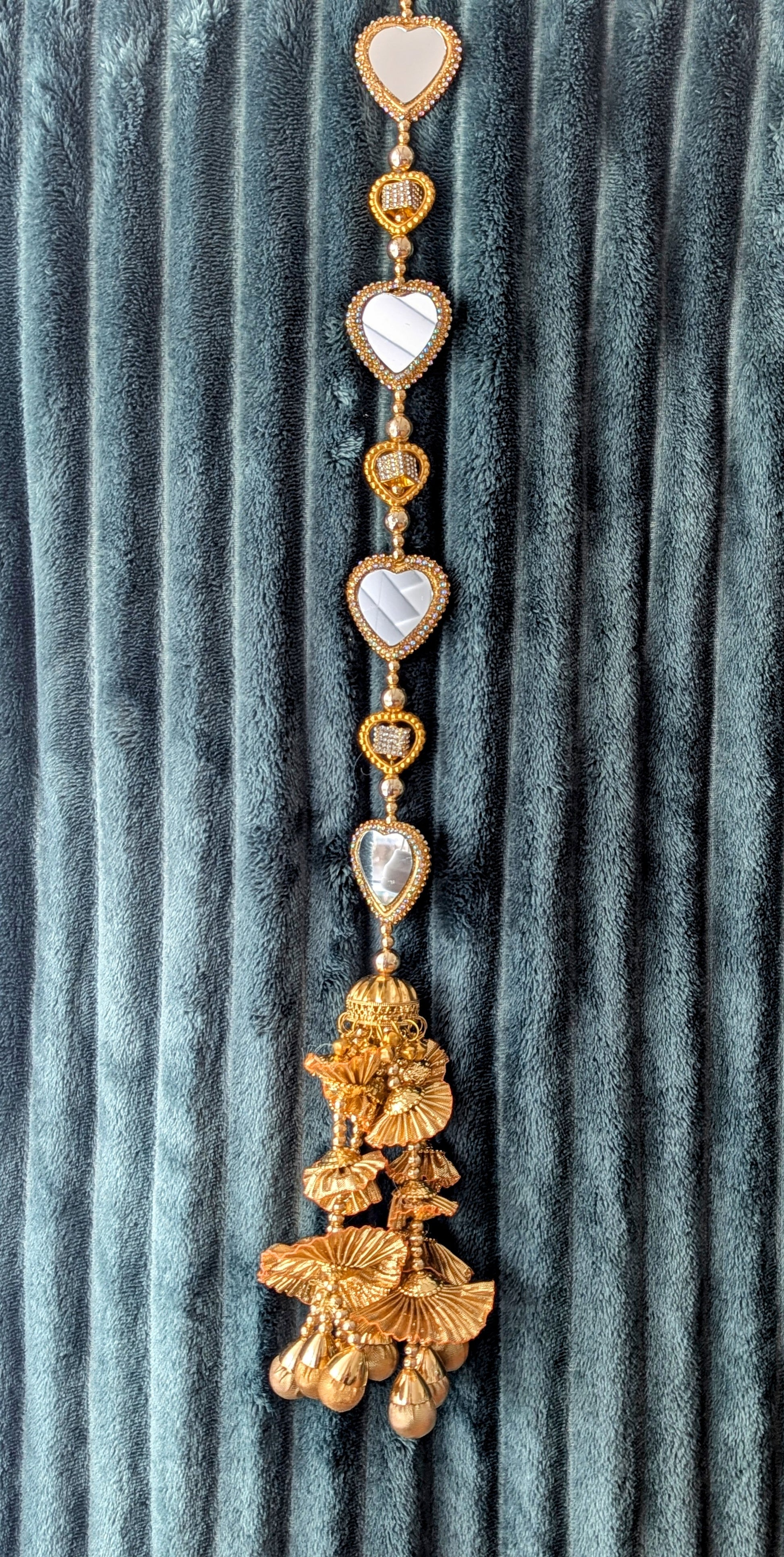 Punjabi parandi (hair accessory) in a unique heart shaped mirror design. Imitation jewelry. Pick-up in Ajax Ontario. Worldwide shipping available. Perfect for weddings, festival jewelry, indian Jewelry, kids jewelry, kundan jewelry, gifting, costume jewelry, fashion jewelry, Eid, onam, Diwali, karwachauth, navratri. Free shipping available. Jewelry for women. Indian jewelry in ajax durham toronto.