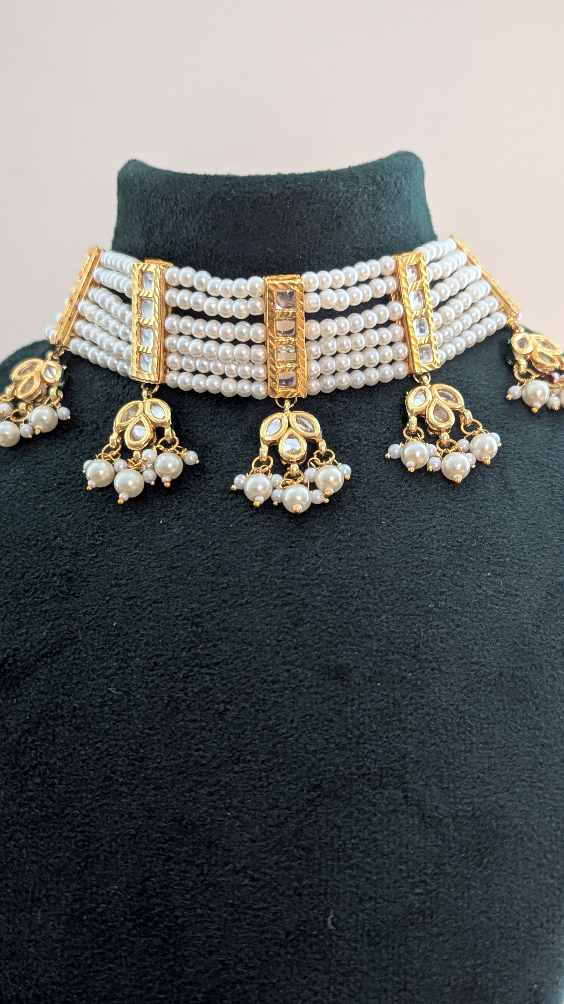 Premium Kundan Pearl Choker Necklace with Earrings. Pick-up in Ajax Ontario. Worldwide shipping available. Perfect for wedding, festival jewelry, indian Jewelry, kids jewelry, kundan jewelry, gifting, costume jewelry, fashion jewelry, Eid, onam, Diwali, karwachauth, navratri. Free shipping available. Jewelry for women. Free shipping over $50.