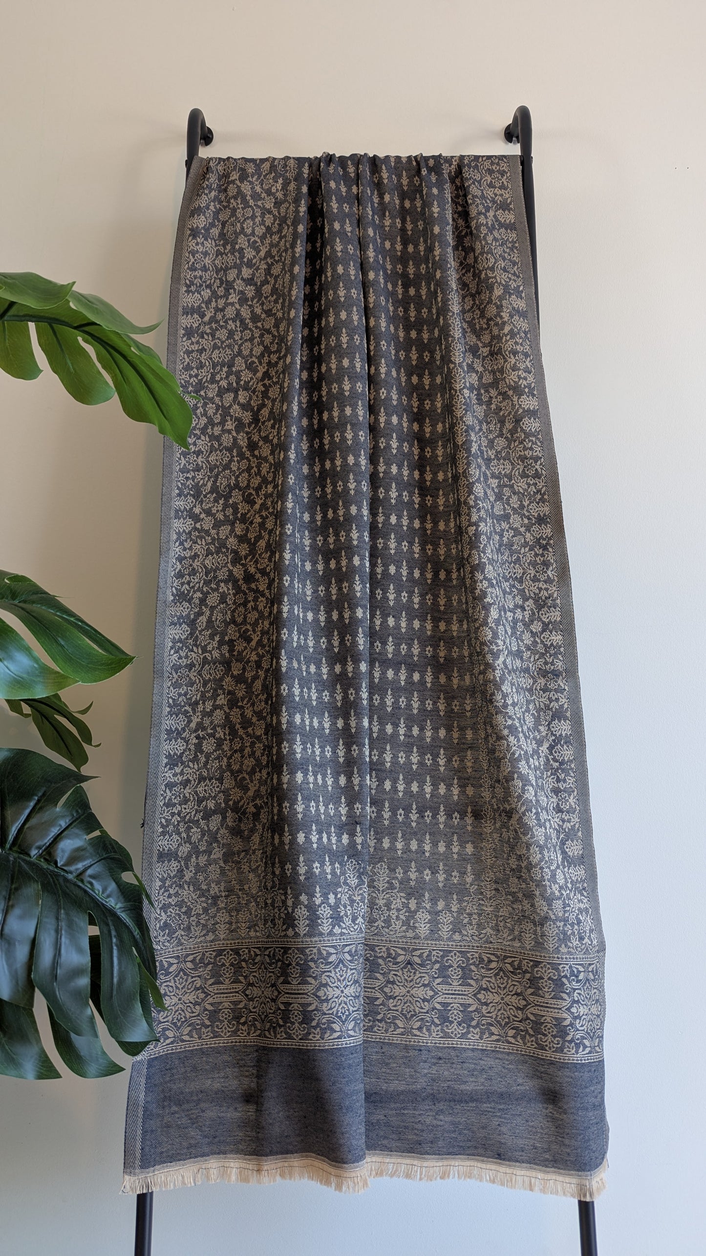 Gurnoor Stole - Light Grey