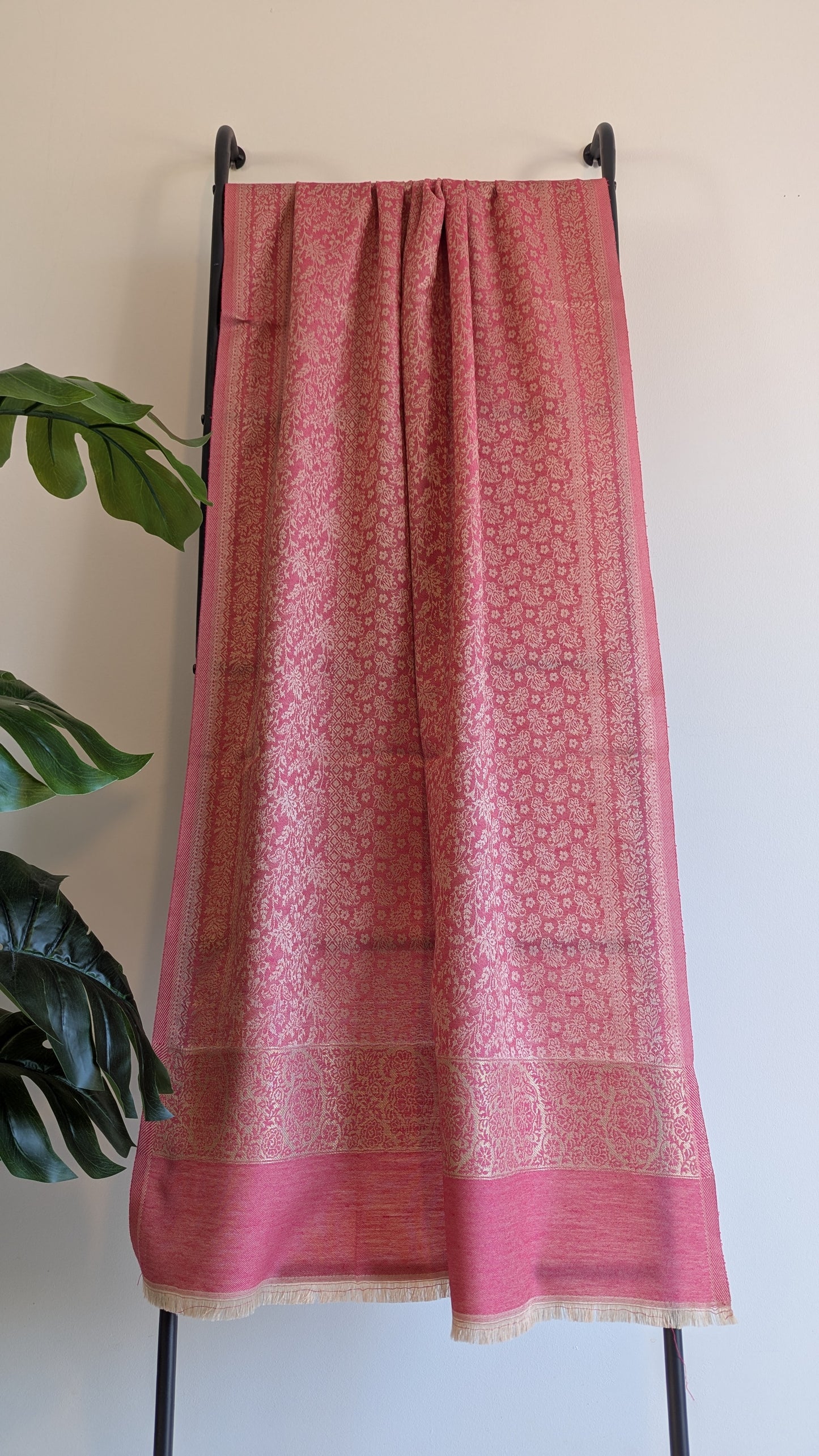 Delnaaz Stole - Pink