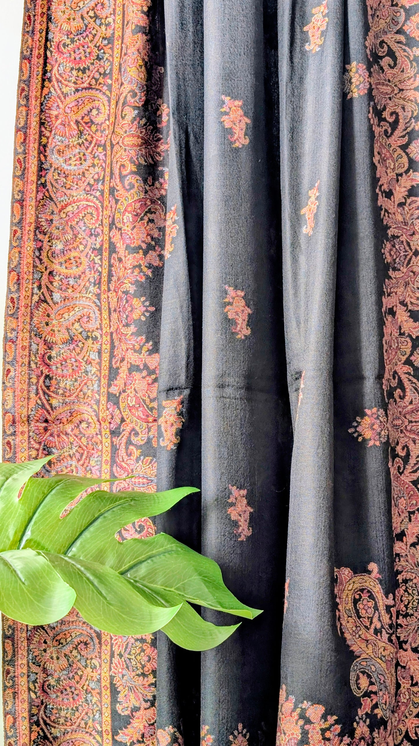 Unisex Pashmina Kani Shawl in Black