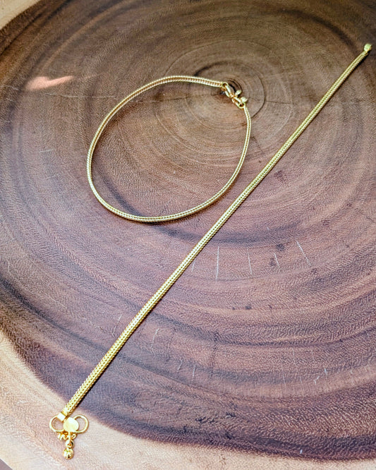 Shipra Golden Anklets