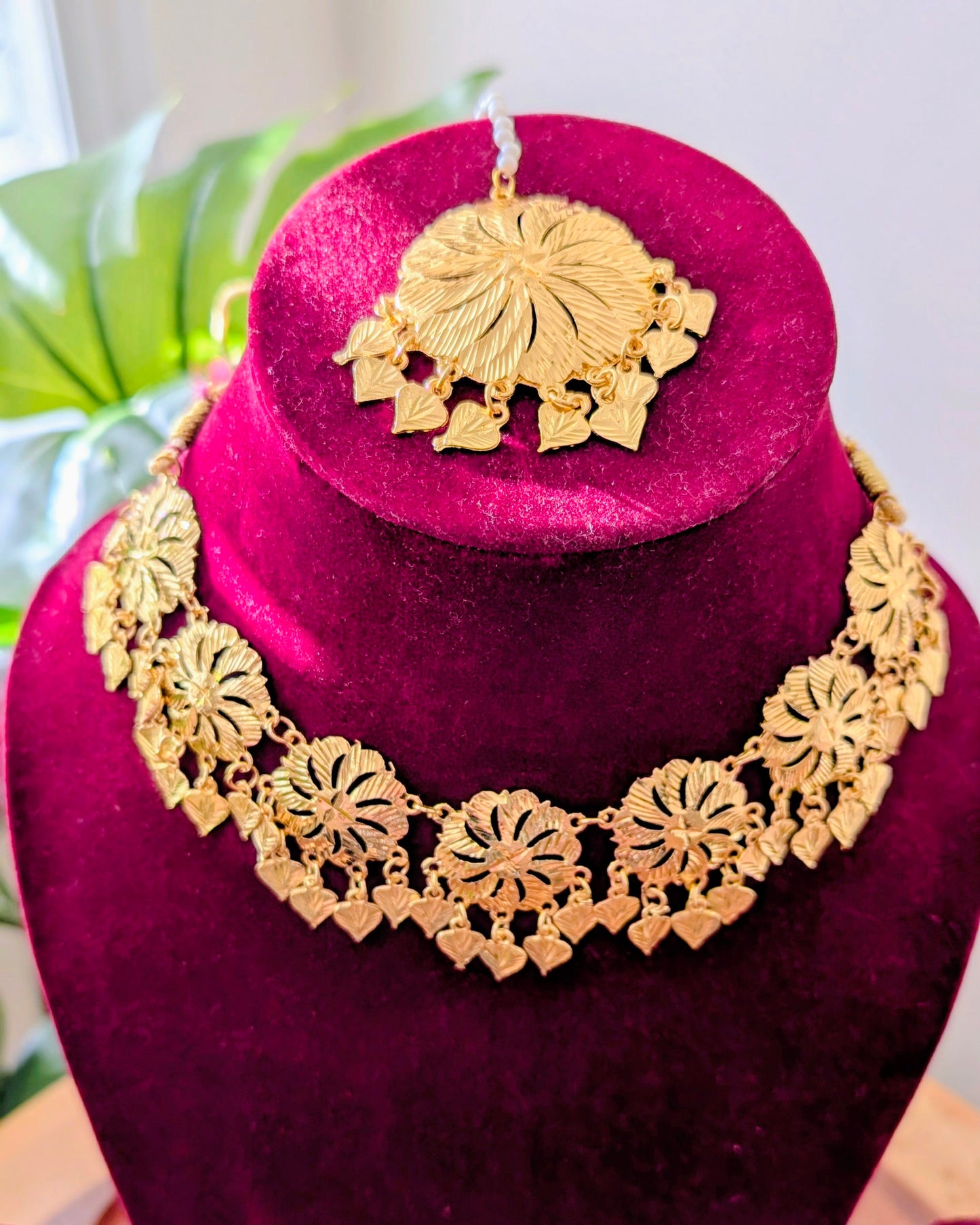 Priyal Jadau Necklace - Golden