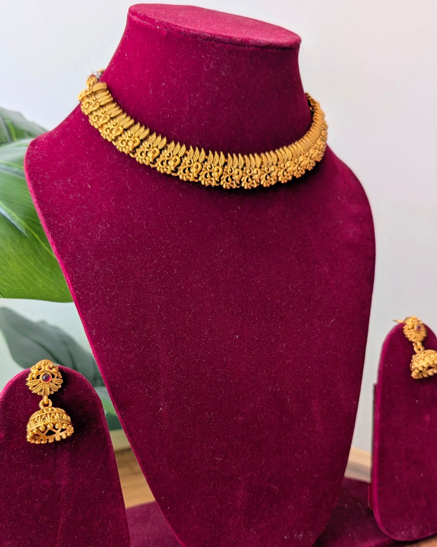 Antique Golden Choker Necklace - 2