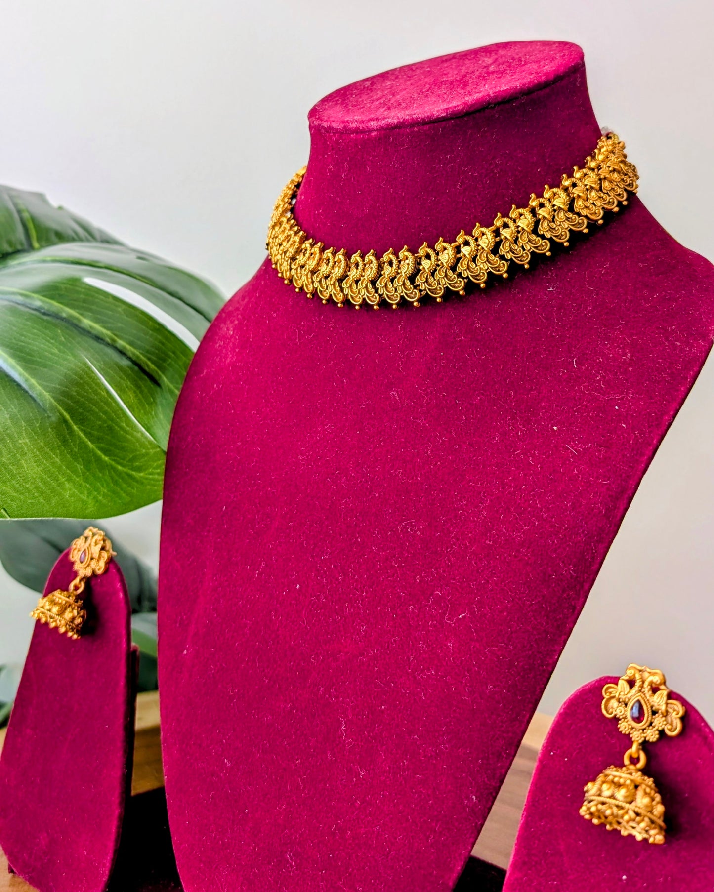 Antique Golden Choker Necklace