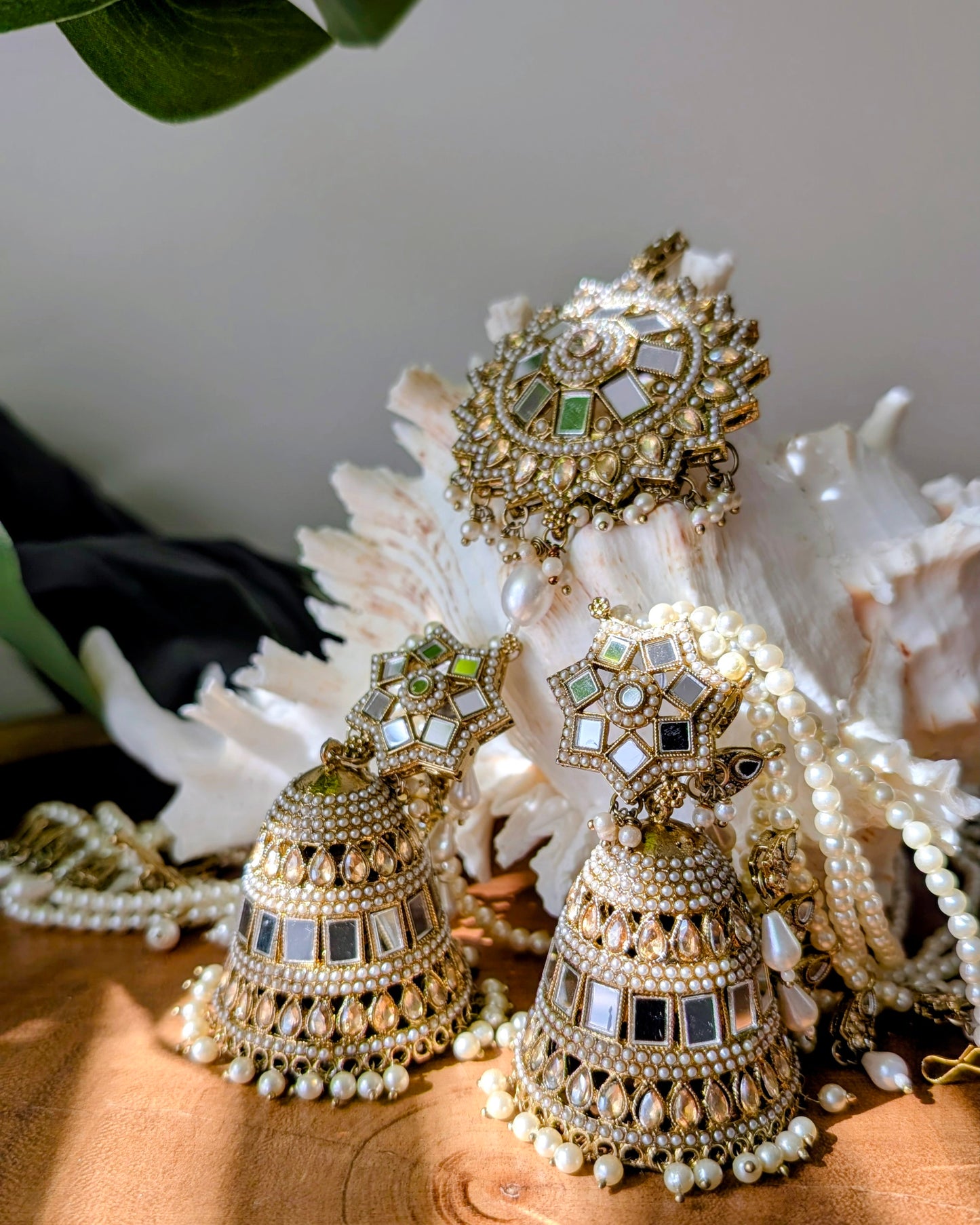Gauri Premium Jadau Tikka Set