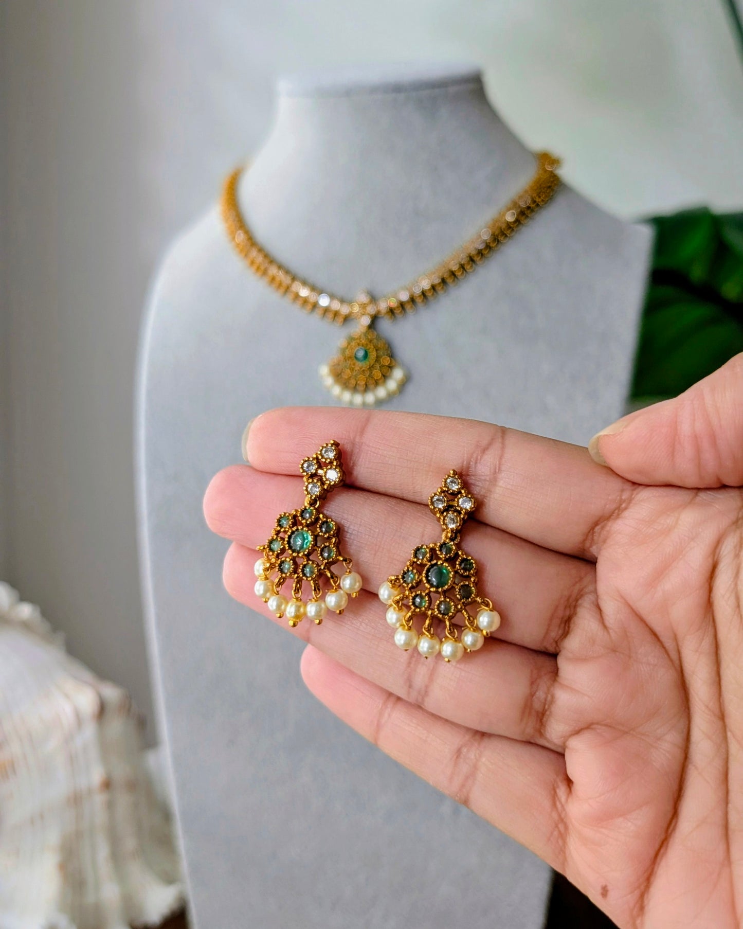 Nimi Dainty Short Necklace - Green