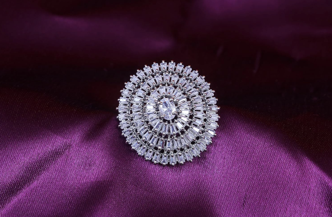 Amazing ring in high quality to shine in a party Diamond look