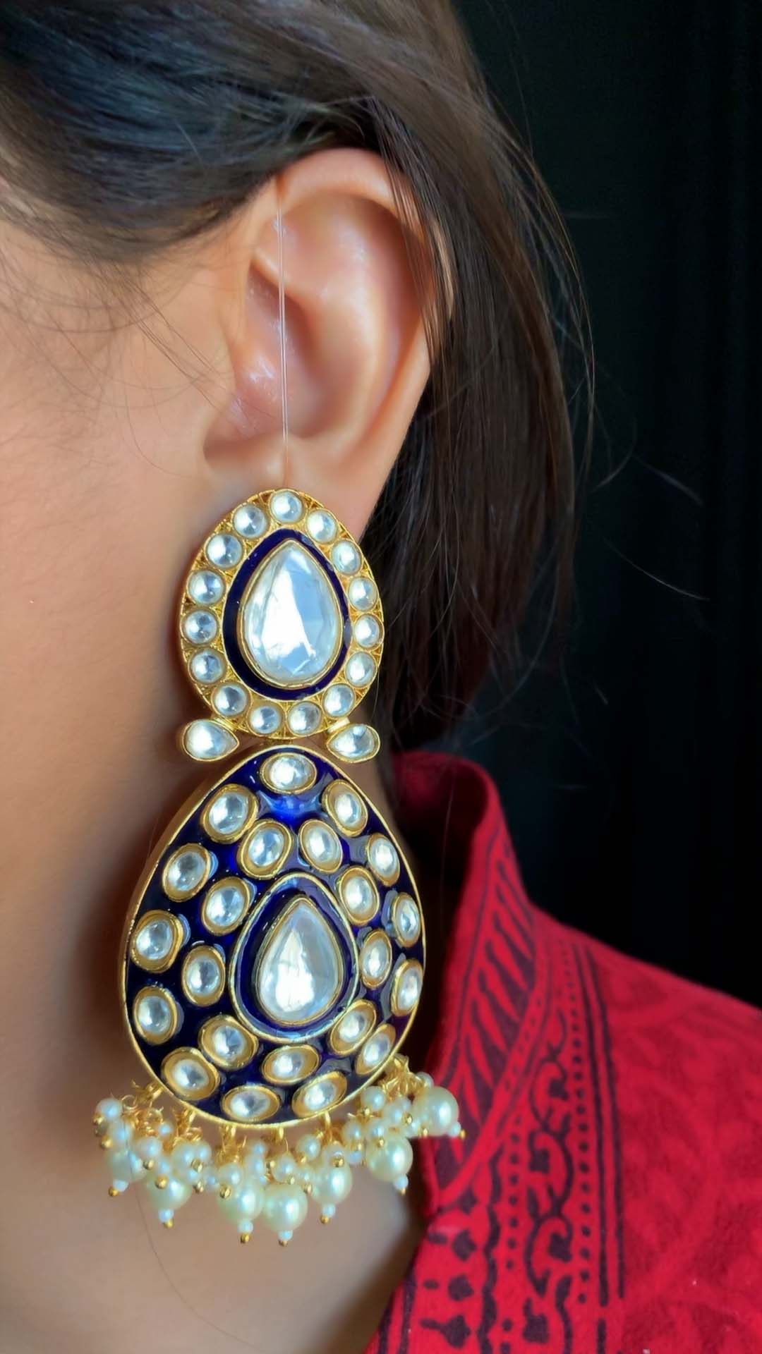 Silicone earchains used to support heavy earrings. Pick-up in Ajax Ontario. Worldwide shipping available. Perfect for wedding, festival jewelry, indian Jewelry, kids jewelry, kundan jewelry, gifting, costume jewelry, fashion jewelry, Eid, onam, Diwali, karwachauth, navratri. Free shipping available. Jewelry for women.