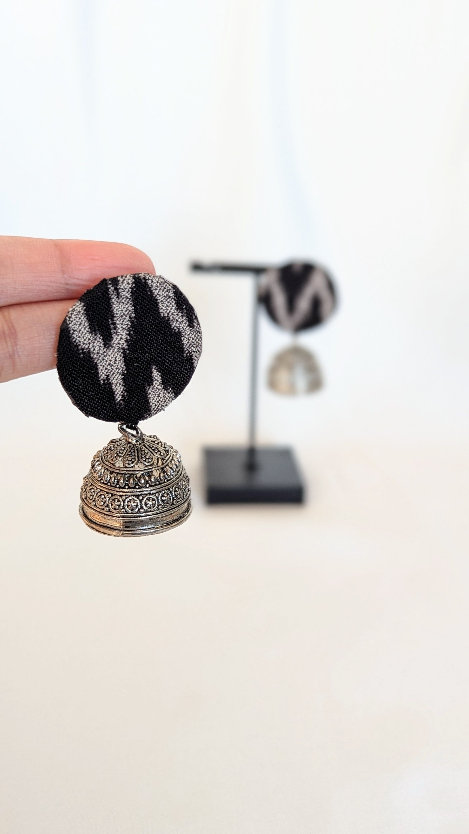 Pick-up in Ajax Ontario. Worldwide shipping available. Perfect for wedding, festival jewelry, indian Jewelry, kids jewelry, kundan jewelry, gifting, costume jewelry, fashion jewelry, Eid, onam, Diwali, karwachauth, navratri. Free shipping available. Jewelry for women. Indian jewelry in ajax durham region.