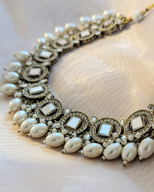 Kundan mirror Necklace with jhumki Earrings. Available for pick-up in Ajax Ontario. Worldwide Shipping Available. Free shipping over $50.