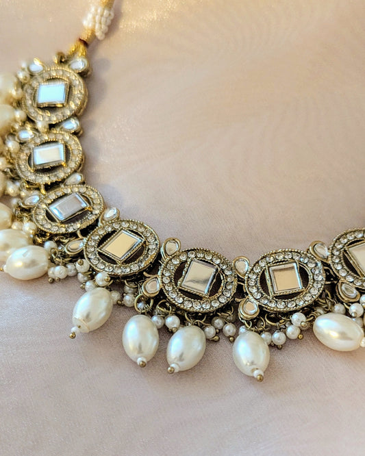 Kundan mirror Necklace with jhumki Earrings. Available for pick-up in Ajax Ontario. Worldwide Shipping Available. Free shipping over $50.