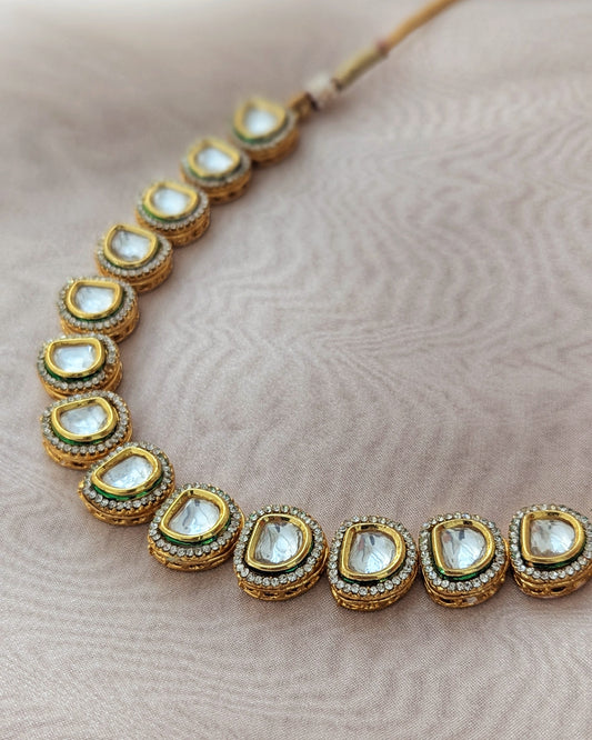 Statement Kundan choker/chokar necklace with back meenakari work and stud earrings with American diamond detailing. Pick-up in Ajax Ontario. Worldwide shipping available. Perfect for wedding, festival jewelry, indian Jewelry, kids jewelry, kundan jewelry, gifting, costume jewelry, fashion jewelry, Eid, onam, Diwali, karwachauth, navratri. Free shipping available. Jewelry for women.