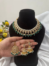 Load image into Gallery viewer, Surbhi Necklace - Green
