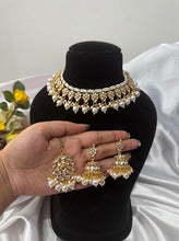 Load image into Gallery viewer, Surbhi Necklace - White
