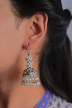 Load image into Gallery viewer, Chandra Earrings
