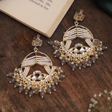 Load image into Gallery viewer, Suhaani Earrings
