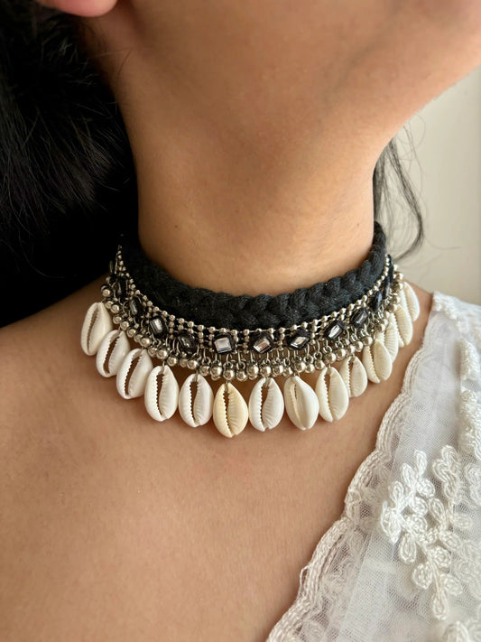 Erica Shell Choker