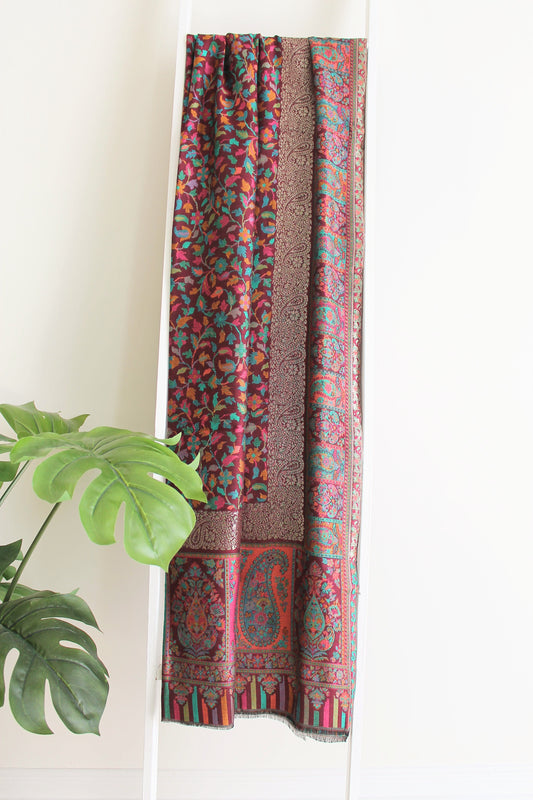 Kani shawl with weave in wine red color and floral design. Available for pick-up in Ajax, Ontario with worldwide shipping available. Pick-up in Ajax Ontario. Worldwide shipping available. Perfect for wedding, festival jewelry, indian Jewelry, kids jewelry, kundan jewelry, gifting, costume jewelry, fashion jewelry, Eid, onam, Diwali, karwachauth, navratri. Free shipping available. Shawls for women. Indian jewelry in ajax durham region. Chaddar cashmere wool lohi