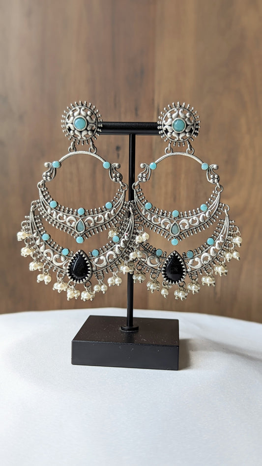 Pair of statement oxidized silver chandbali earrings. Pick-up in Ajax Ontario. Worldwide shipping available. Perfect for wedding, festival jewelry, indian Jewelry, kids jewelry, kundan jewelry, gifting, costume jewelry, fashion jewelry, Eid, onam, Diwali, karwachauth, navratri. Free shipping available. Jewelry for women. Indian jewelry in ajax durham region.