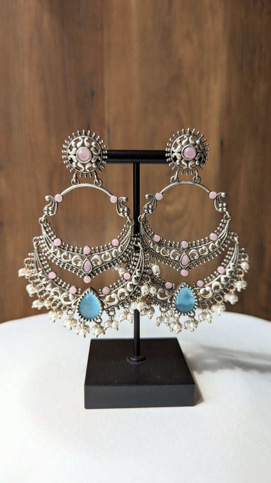 Pair of statement oxidized silver chandbali earrings. Pick-up in Ajax Ontario. Worldwide shipping available. Perfect for wedding, festival jewelry, indian Jewelry, kids jewelry, kundan jewelry, gifting, costume jewelry, fashion jewelry, Eid, onam, Diwali, karwachauth, navratri. Free shipping available. Jewelry for women. Indian jewelry in ajax durham region.