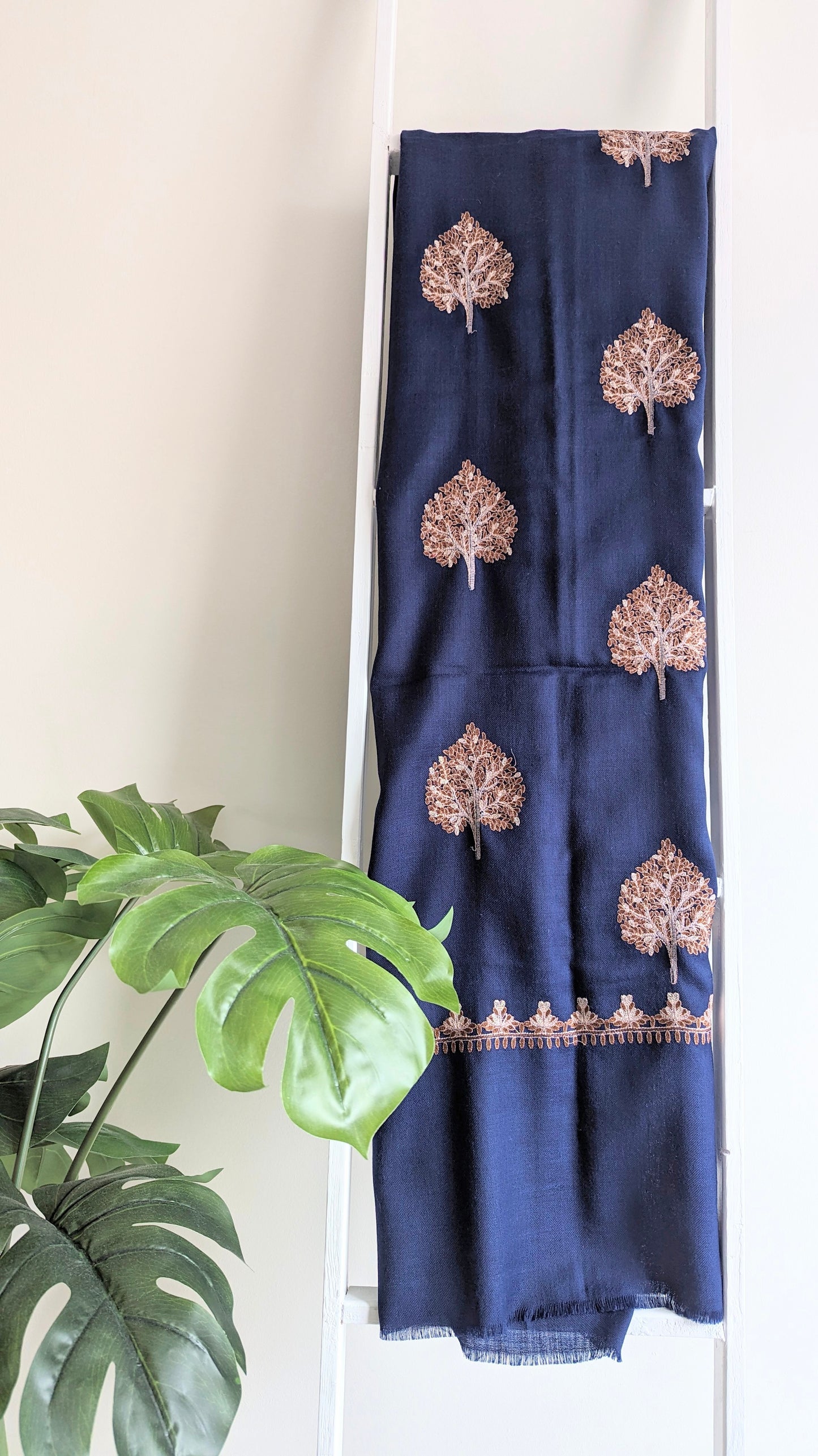 Simrat Shawl