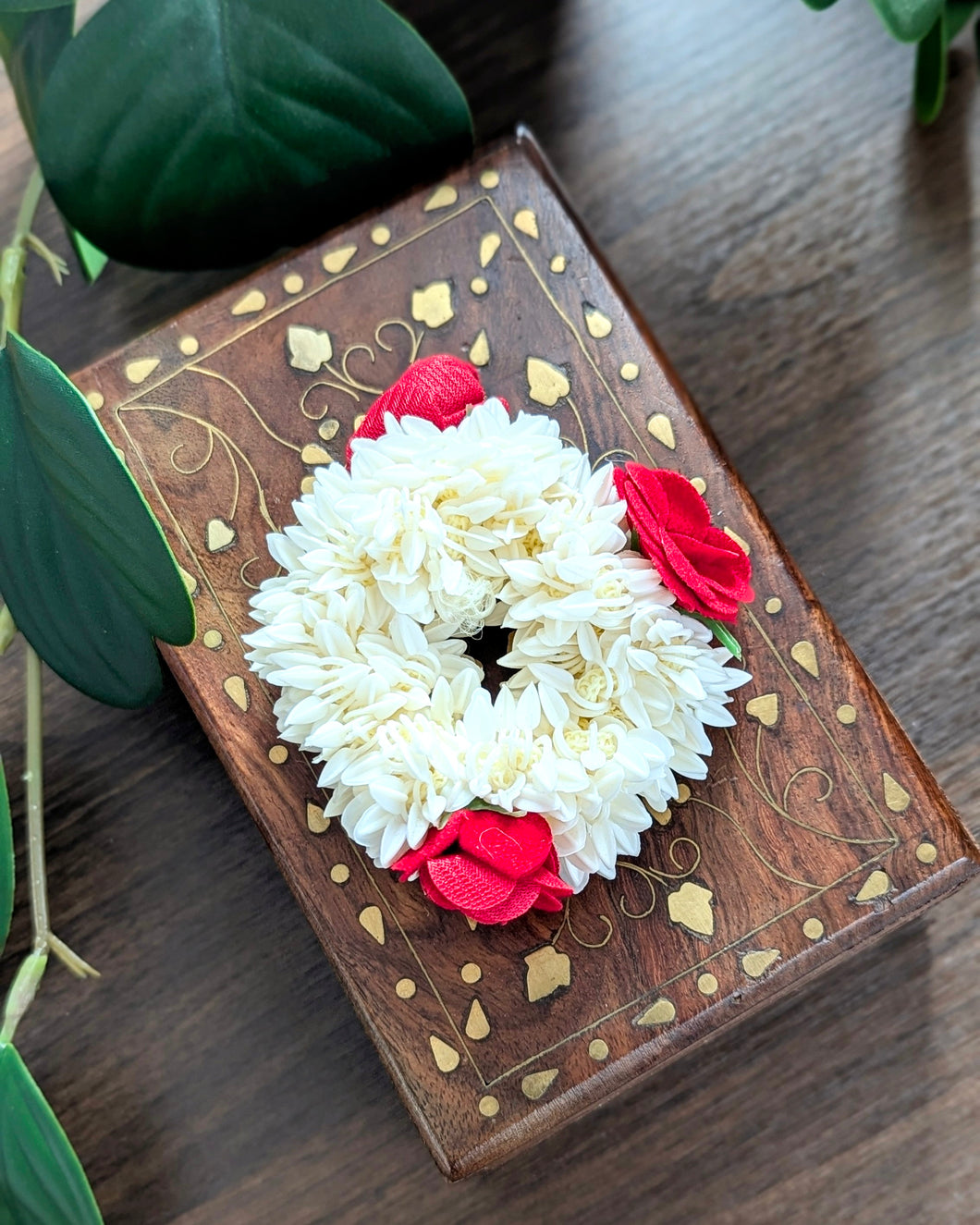 Jasmine Scrunchie - Red