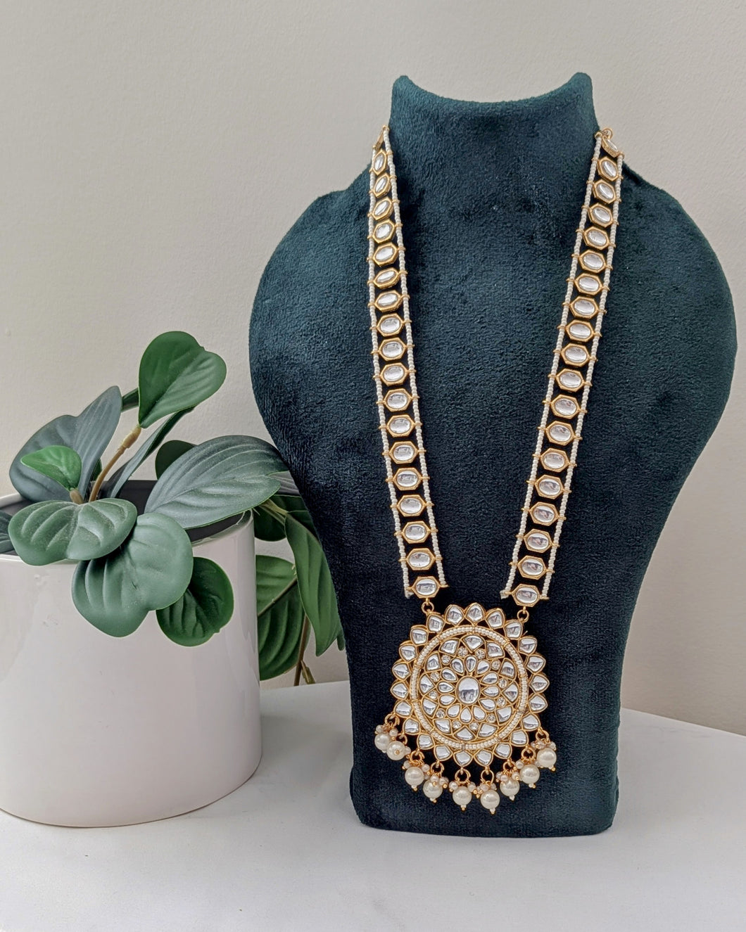 Amisha Necklace - Pearl White