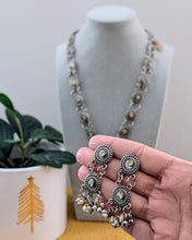 Load image into Gallery viewer, Veena Long Necklace

