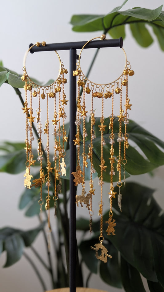 Golden Bangle Kaleere with charms showing Baraat. Imitation jewelry. Pick-up in Ajax Ontario. Worldwide shipping available. Perfect for weddings, festival jewelry, indian Jewelry, kids jewelry, kundan jewelry, gifting, costume jewelry, fashion jewelry, Eid, onam, Diwali, karwachauth, navratri. Free shipping available. Jewelry for women. Indian jewelry in ajax durham region. Bollywood style jewelry.