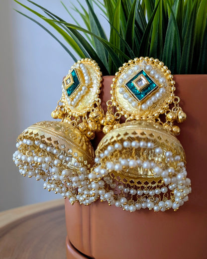 Mrunal Jhumka