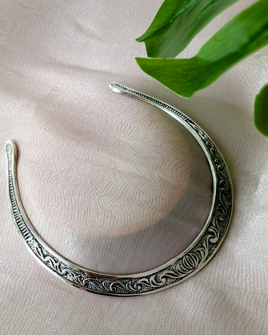 Juhi Hasli Necklace