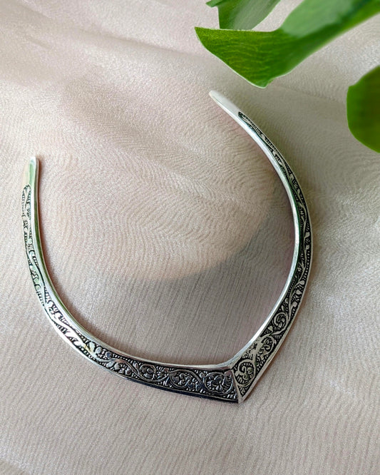 Divya Hasli Necklace