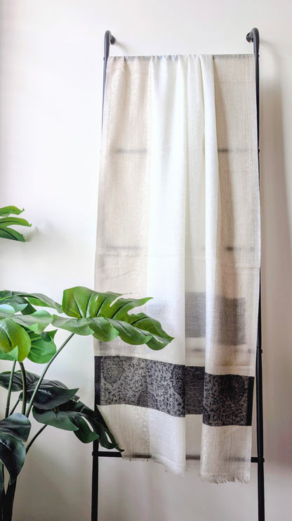 Pure Cashmere Stole in White & Black