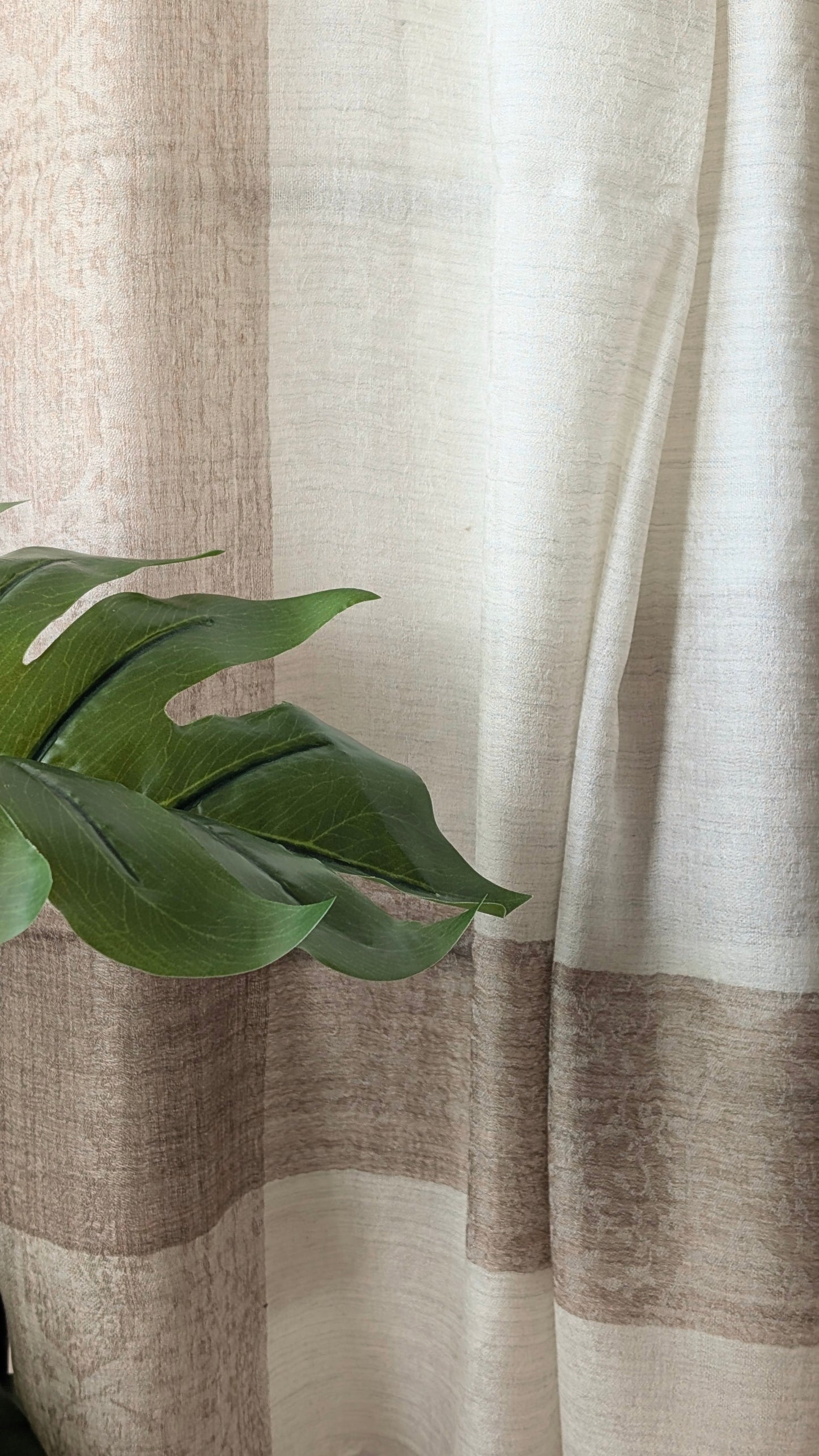 Pure Cashmere Stole in White & Golden